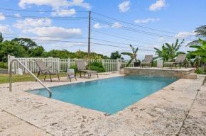Luxury Villa w pool, ELEVATOR, ocean views, 5 mins to beach